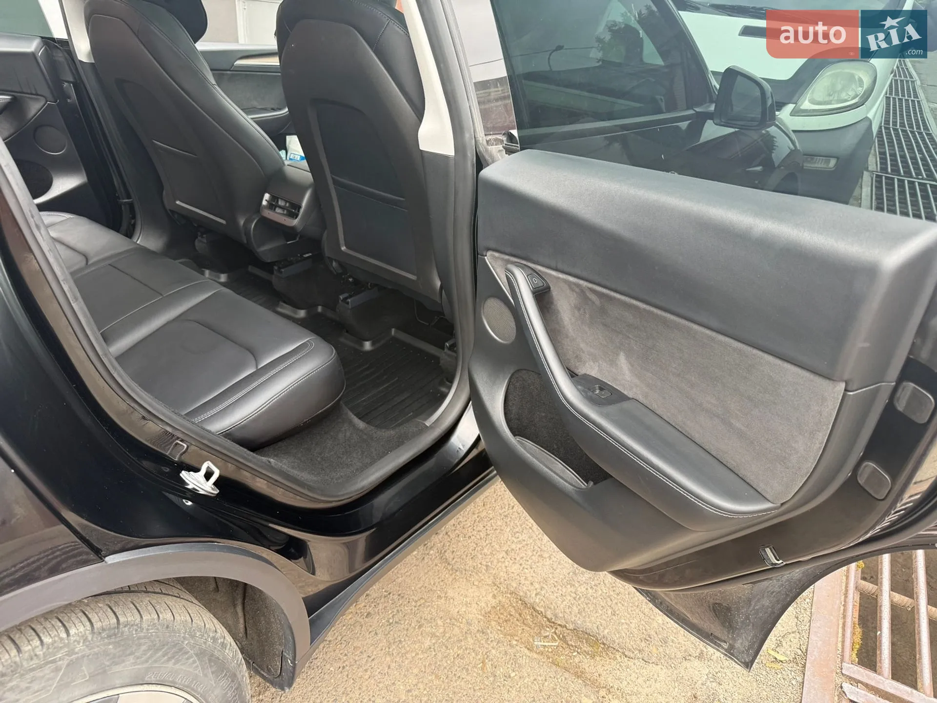 2024 Tesla Model Y - мініатюра 18