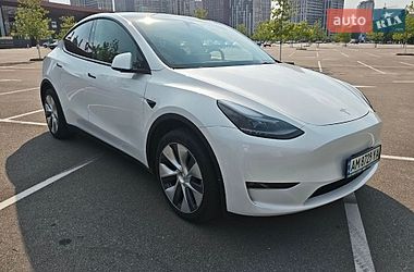 Позашляховик / Кросовер Tesla Model Y 2024 в Києві