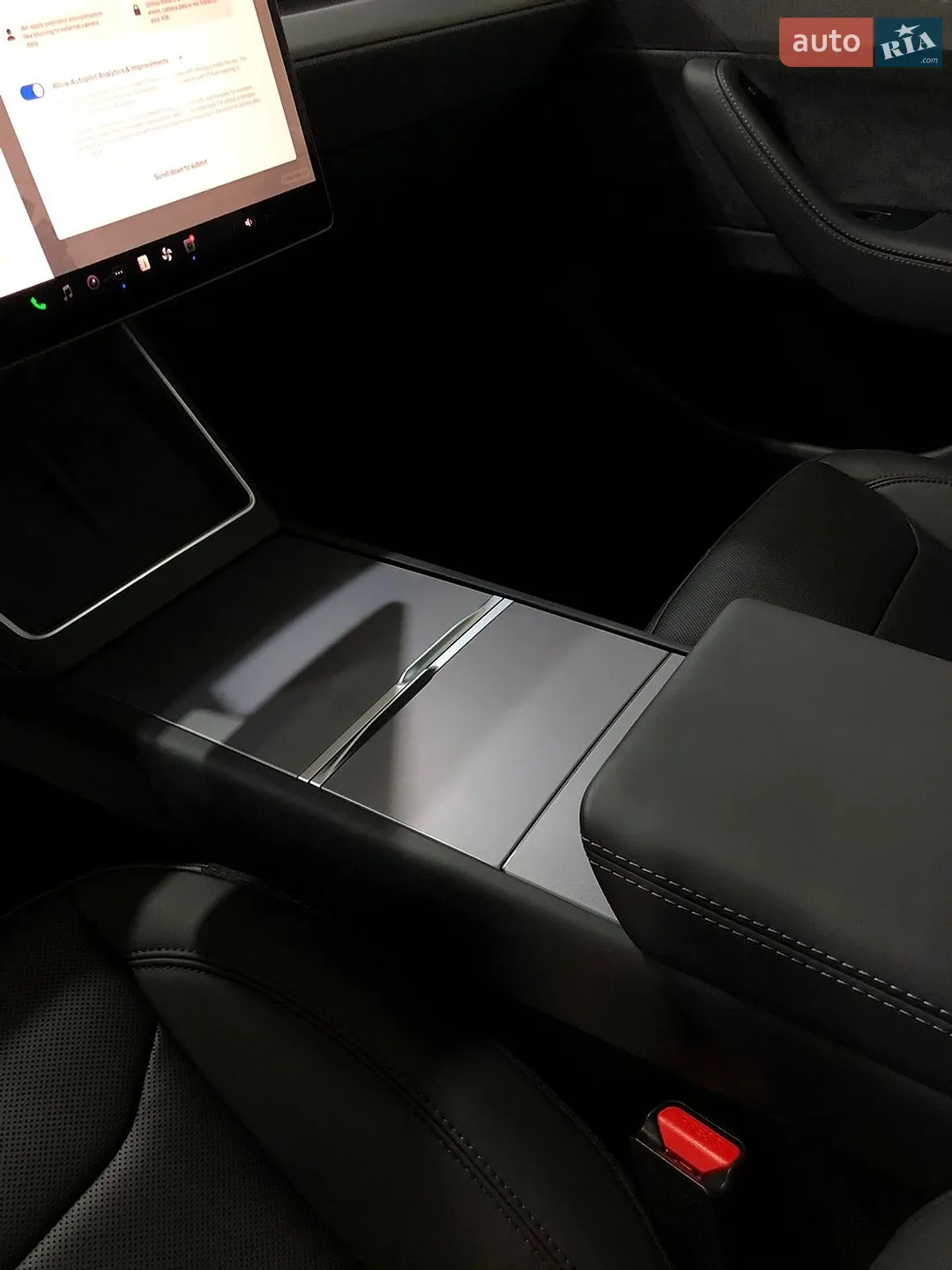 2025 Tesla Model Y - мініатюра 15