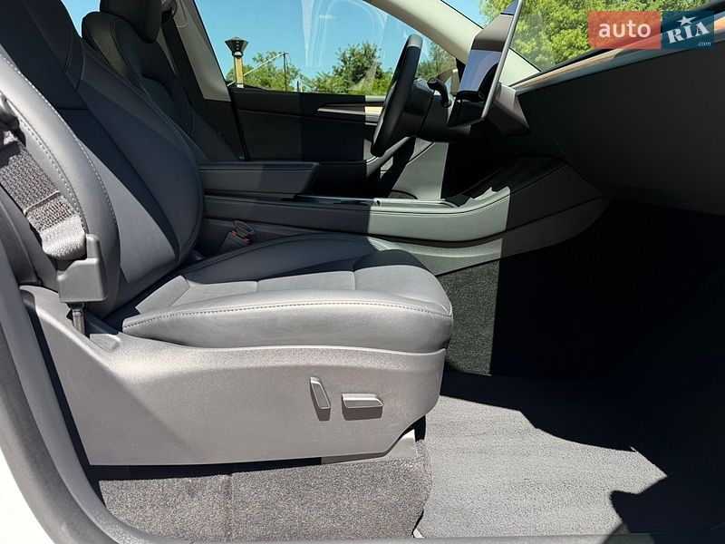 Внедорожник / Кроссовер Tesla Model Y 2022 в Днепре