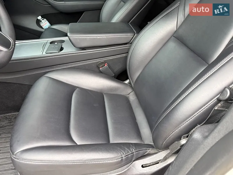 Tesla Model Y 2022 VIN 7SAYGDEE7NF574617 фото оголошення 77 з 116
