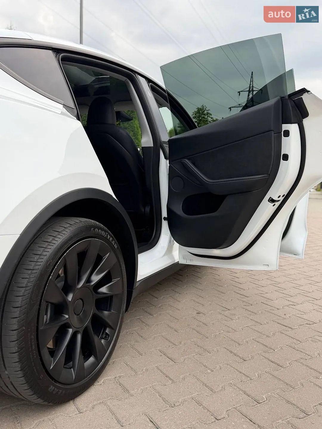 2024 Tesla Model Y - мініатюра 4