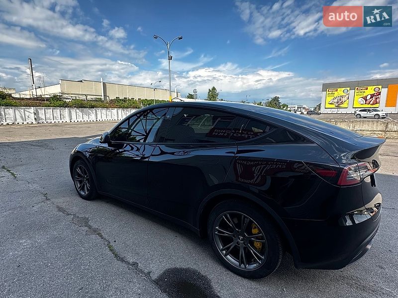 Внедорожник / Кроссовер Tesla Model Y 2023 в Полтаве