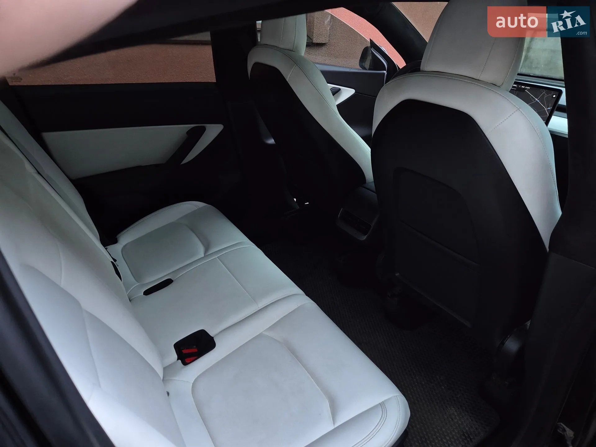 2021 Tesla Model Y - мініатюра 8