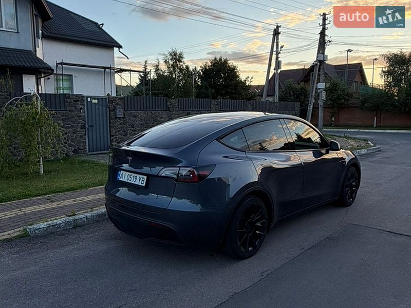 Внедорожник / Кроссовер Tesla Model Y 2023 в Киеве