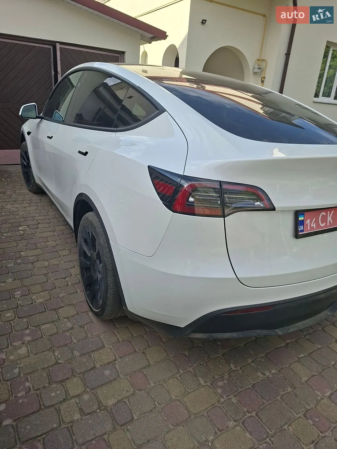 2024 Tesla Model Y - мініатюра 3