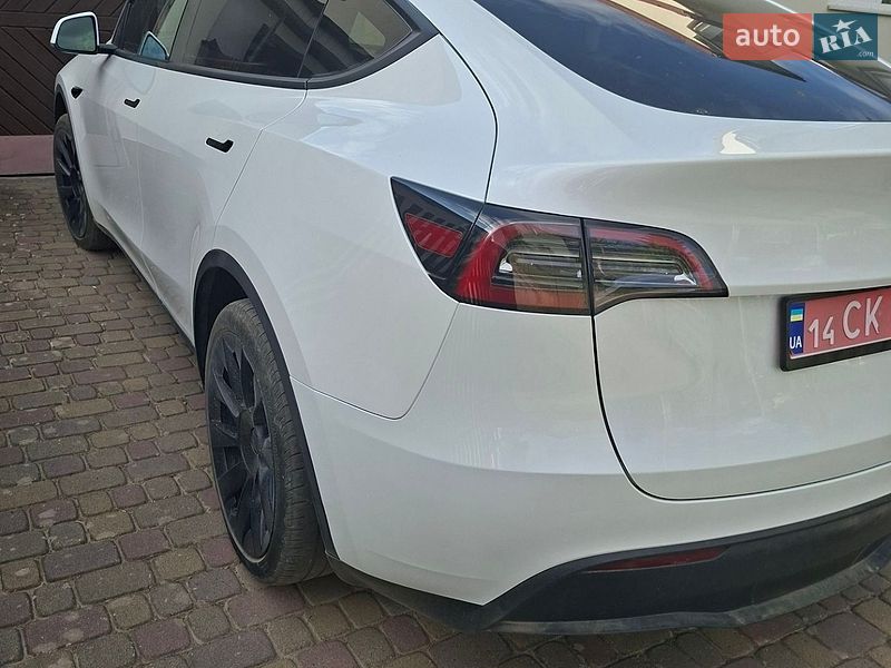 Внедорожник / Кроссовер Tesla Model Y 2024 в Львове