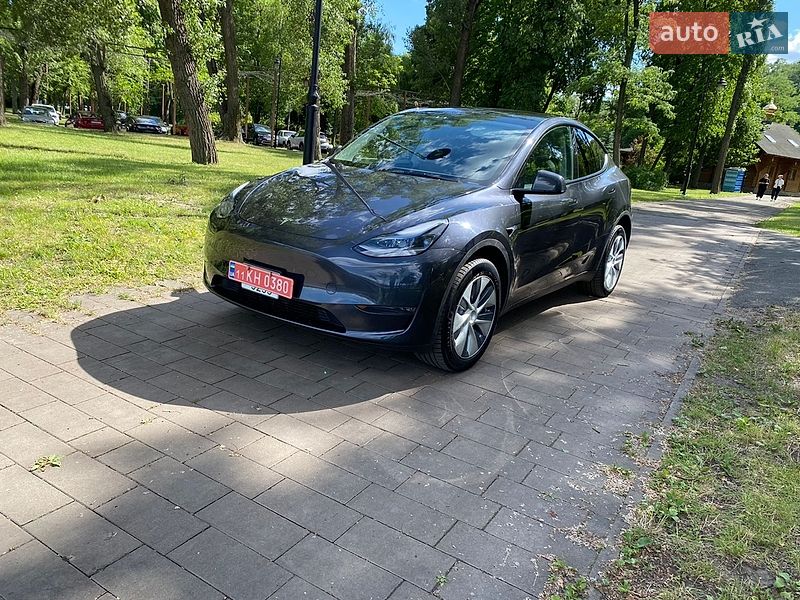 Позашляховик / Кросовер Tesla Model Y 2024 в Києві