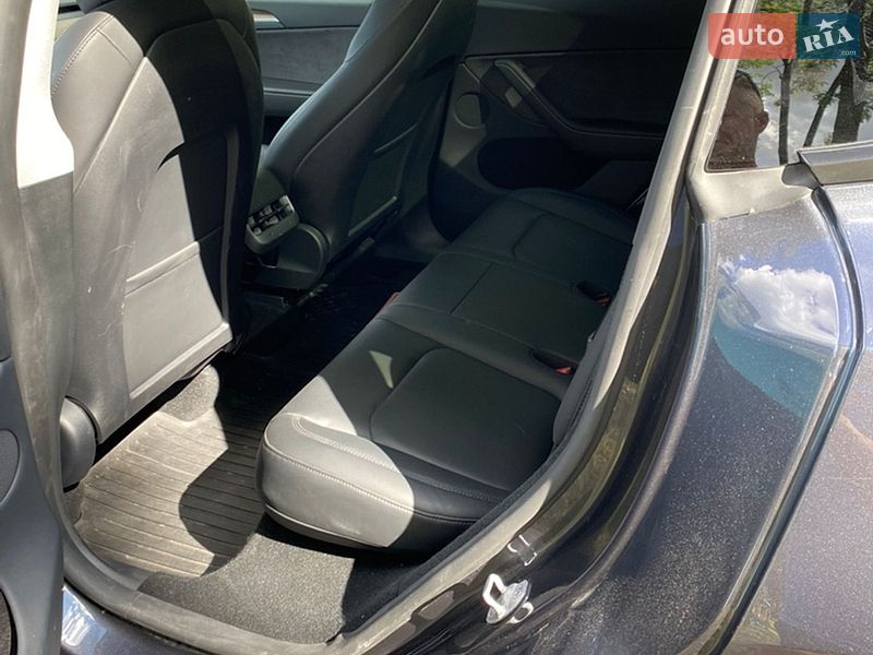 Позашляховик / Кросовер Tesla Model Y 2024 в Києві