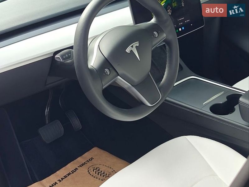 Внедорожник / Кроссовер Tesla Model Y 2023 в Полтаве