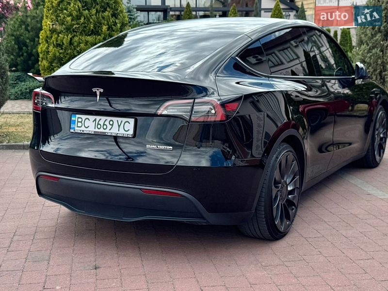 Внедорожник / Кроссовер Tesla Model Y 2023 в Стрые