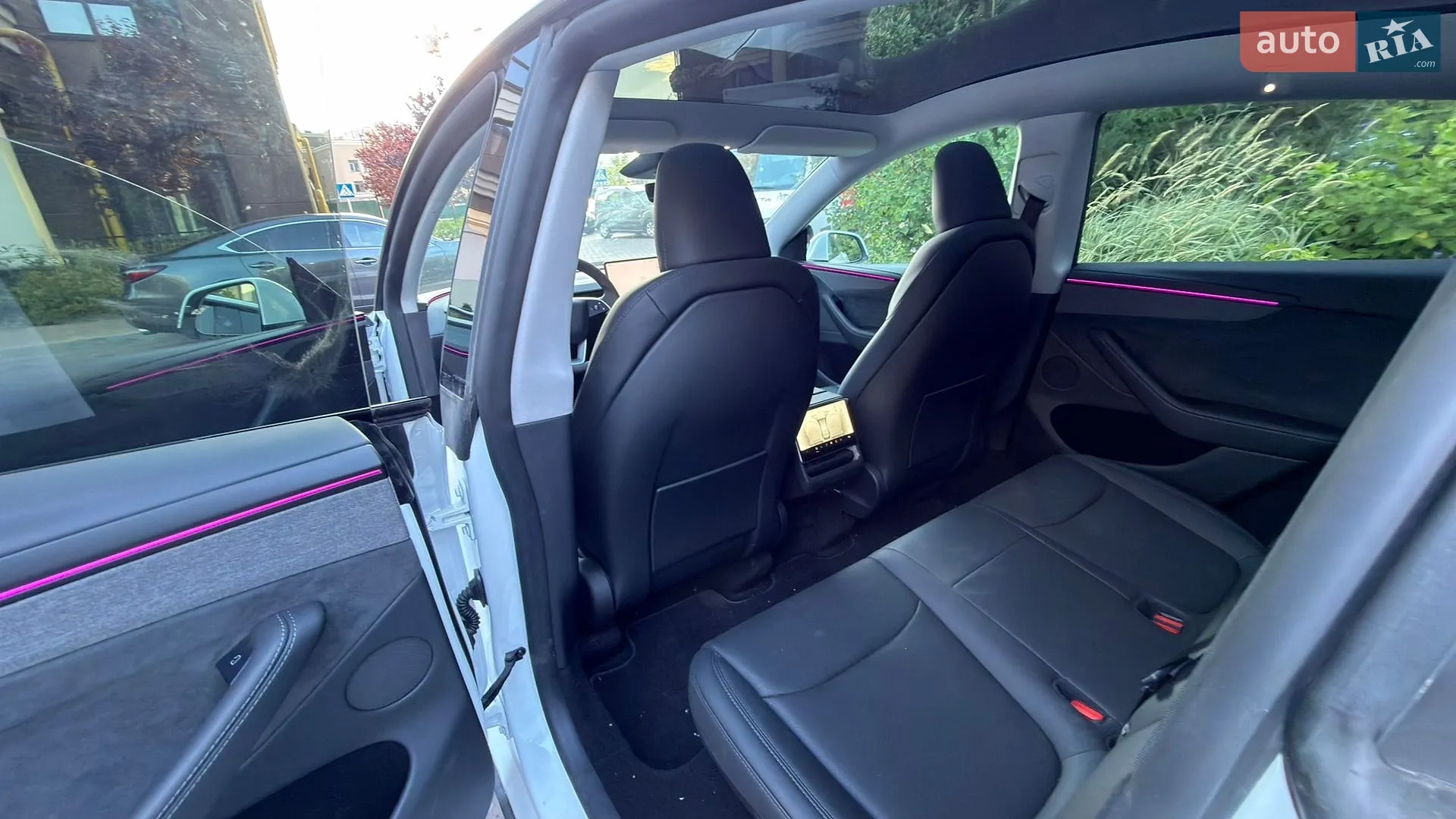 Tesla Model Y 2025 VIN 7SAYGDEE4TF358298 фото оголошення 10 з 20