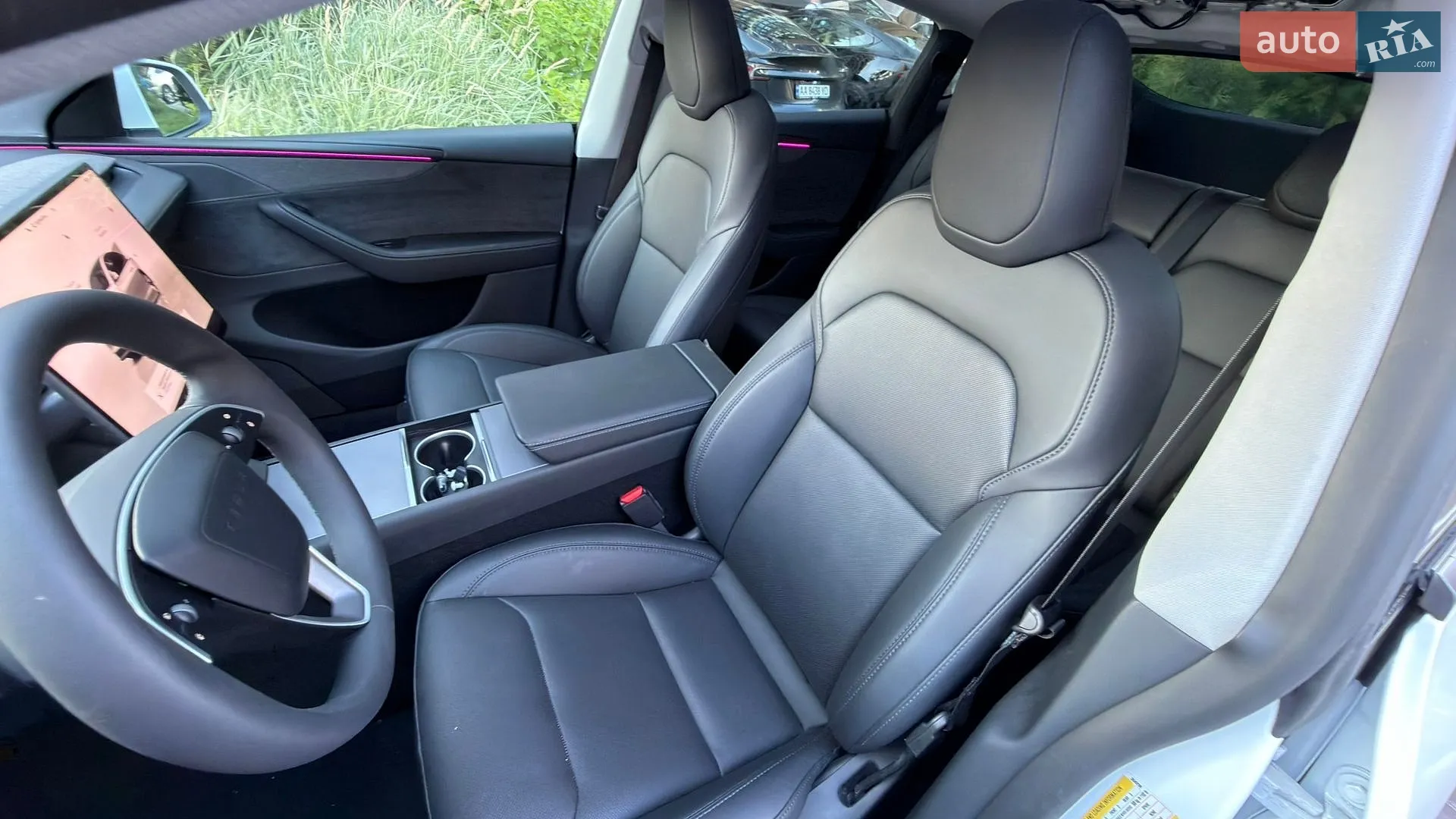 Tesla Model Y 2025 VIN 7SAYGDEE4TF358298 фото оголошення 11 з 20