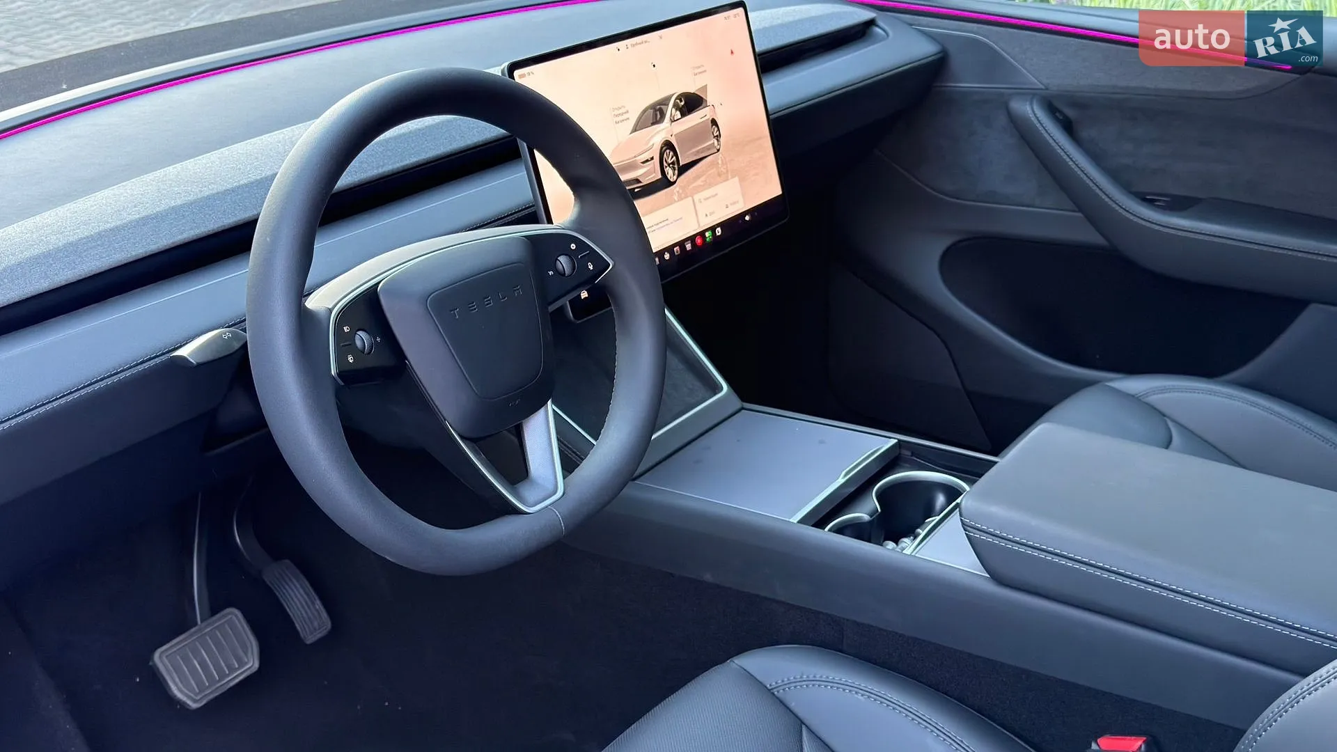 Tesla Model Y 2025 VIN 7SAYGDEE4TF358298 фото оголошення 12 з 20