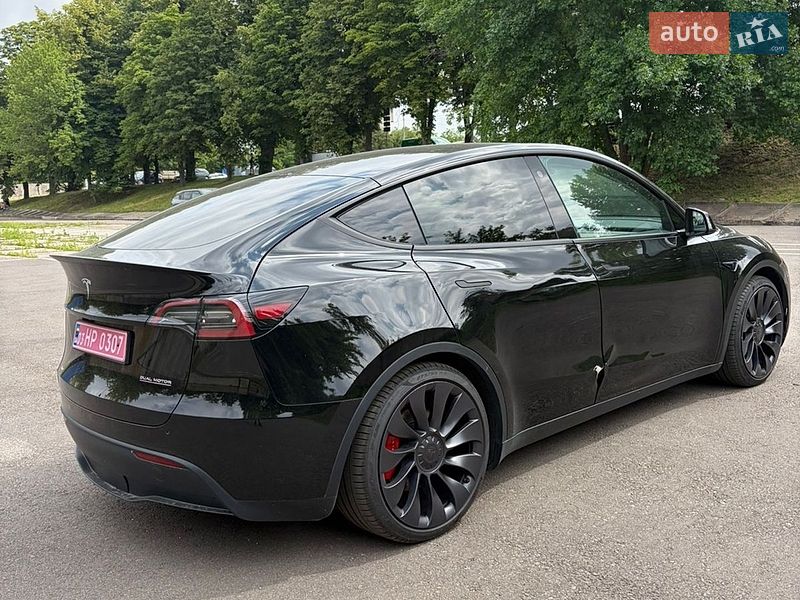 Позашляховик / Кросовер Tesla Model Y 2024 в Рівному