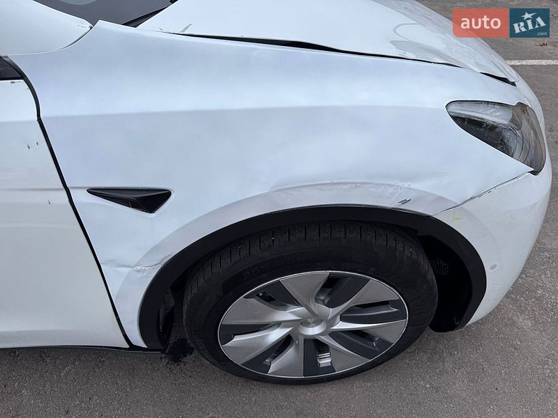 Внедорожник / Кроссовер Tesla Model Y 2023 в Ровно