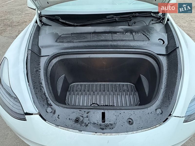 Внедорожник / Кроссовер Tesla Model Y 2023 в Ровно