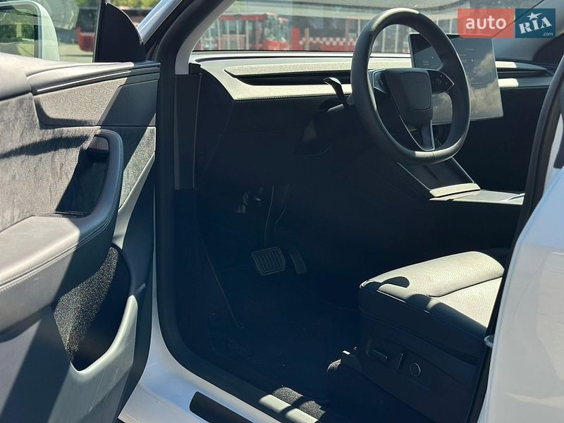 Позашляховик / Кросовер Tesla Model Y 2025 в Харкові