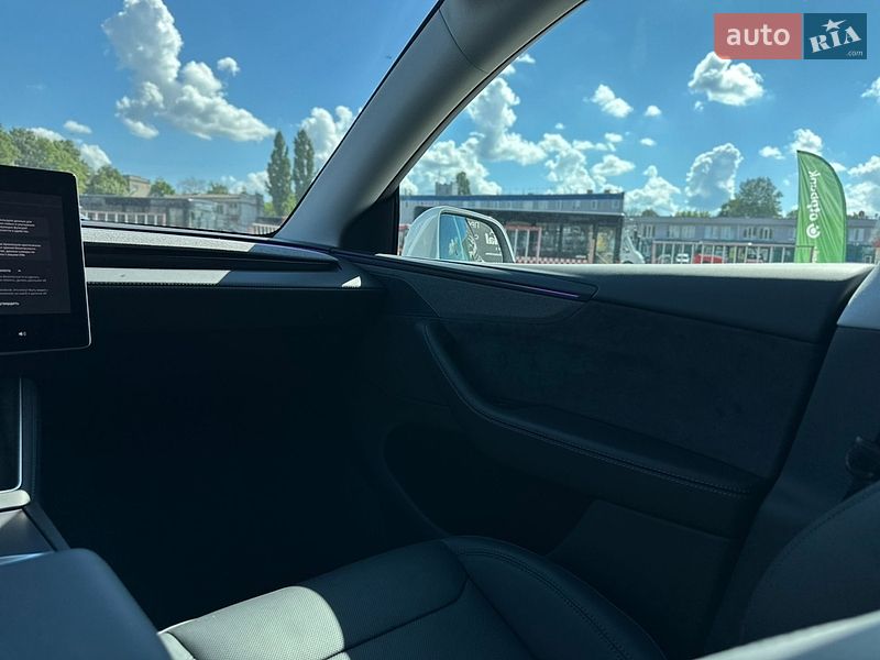 Позашляховик / Кросовер Tesla Model Y 2025 в Харкові