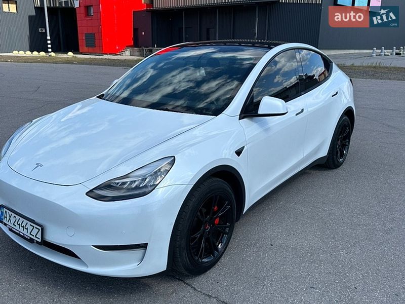 Позашляховик / Кросовер Tesla Model Y 2021 в Харкові
