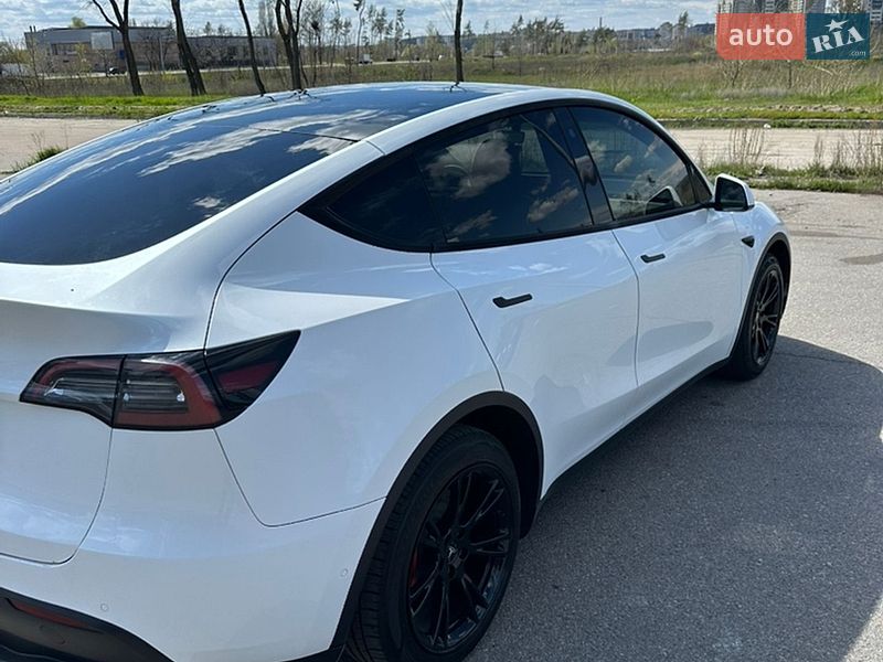 Позашляховик / Кросовер Tesla Model Y 2021 в Харкові