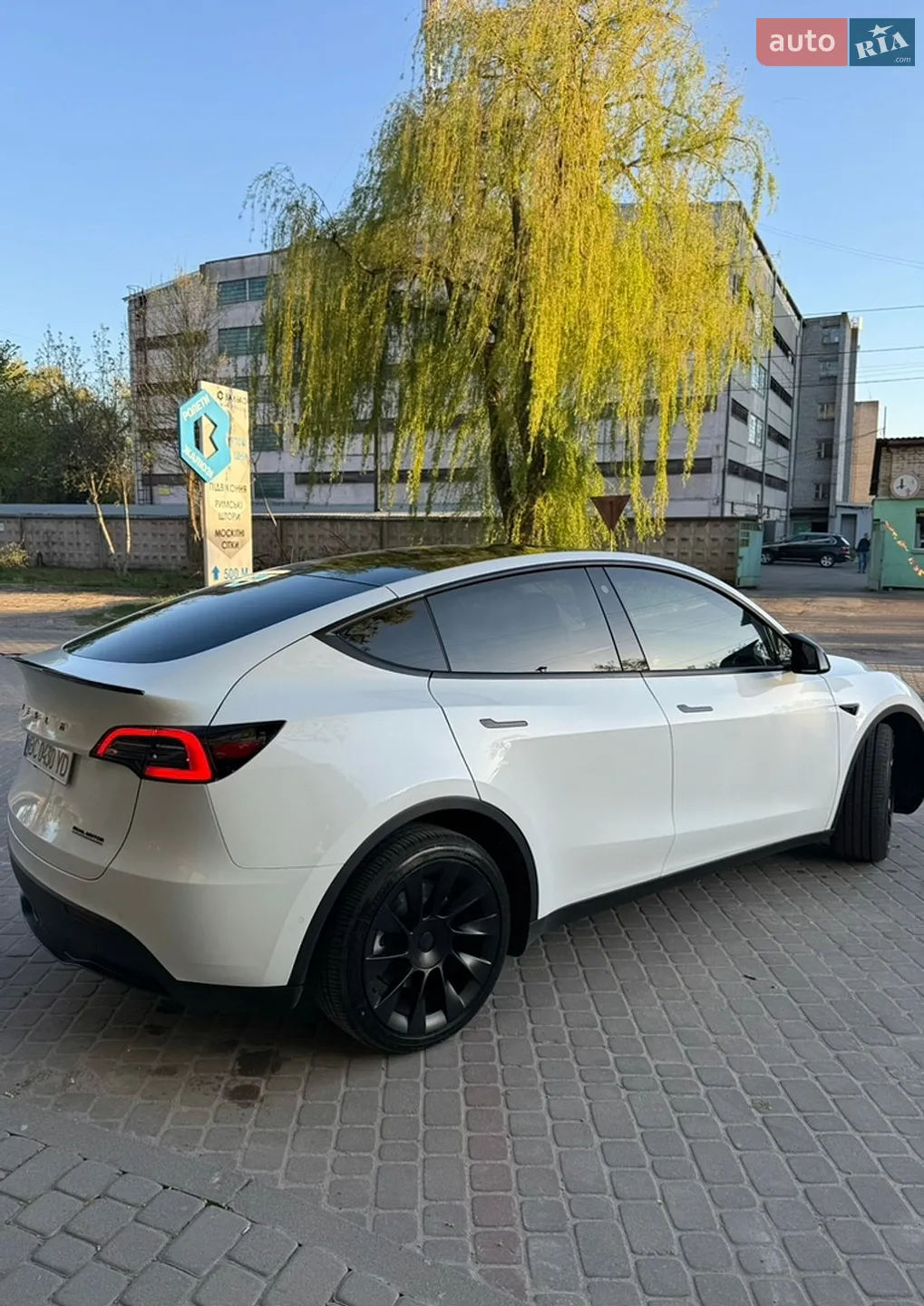 2022 Tesla Model Y - мініатюра 3