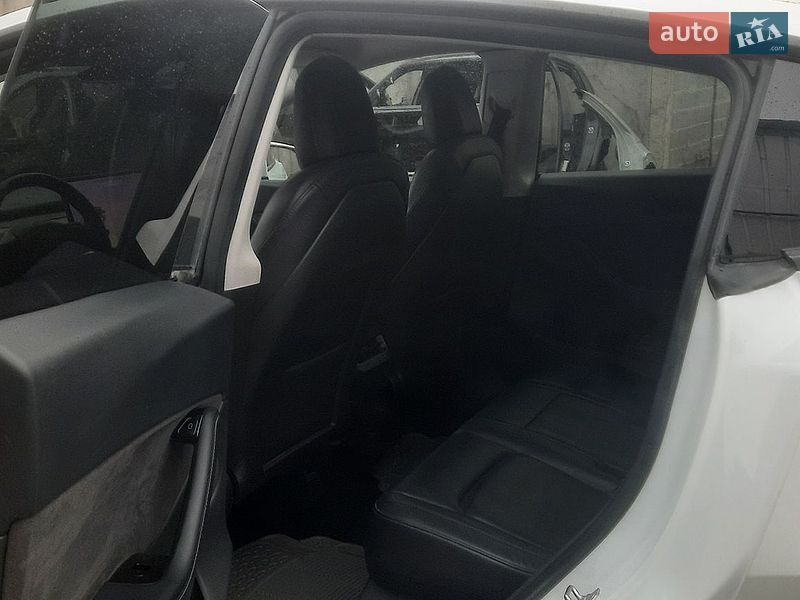 Позашляховик / Кросовер Tesla Model Y 2020 в Рівному