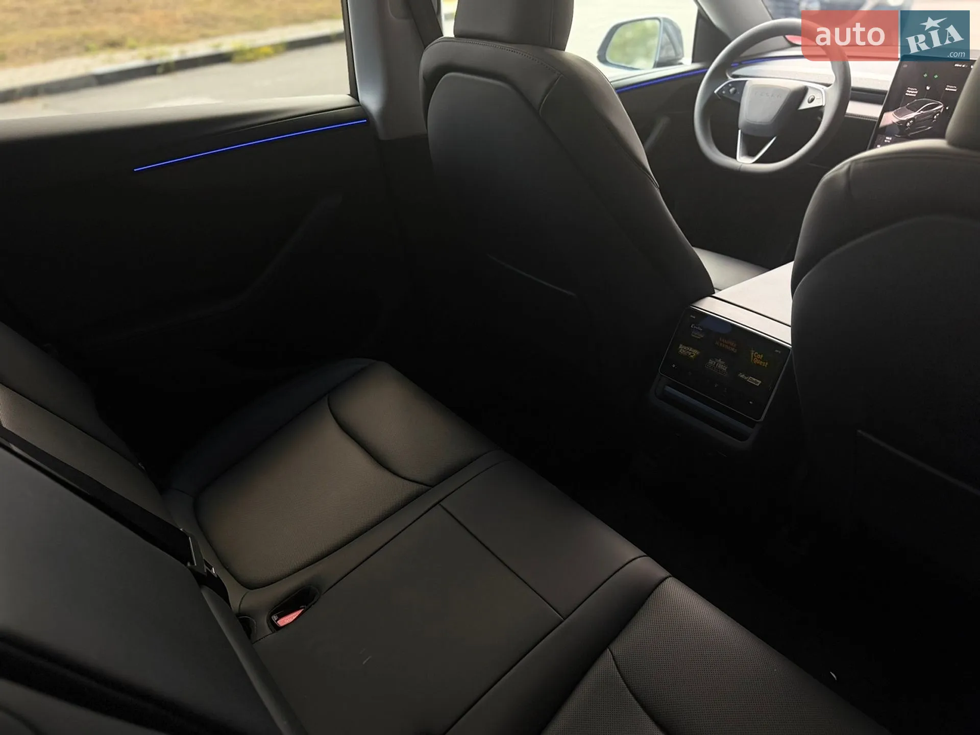 2025 Tesla Model Y - мініатюра 12