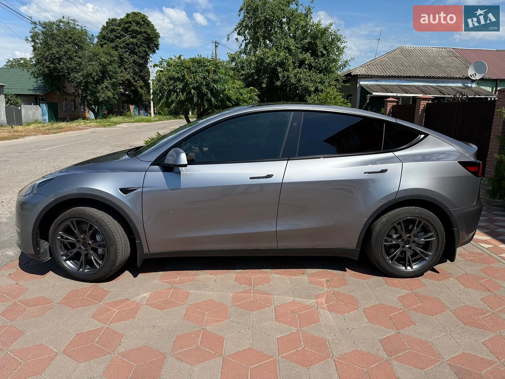 2024 Tesla Model Y - мініатюра 2
