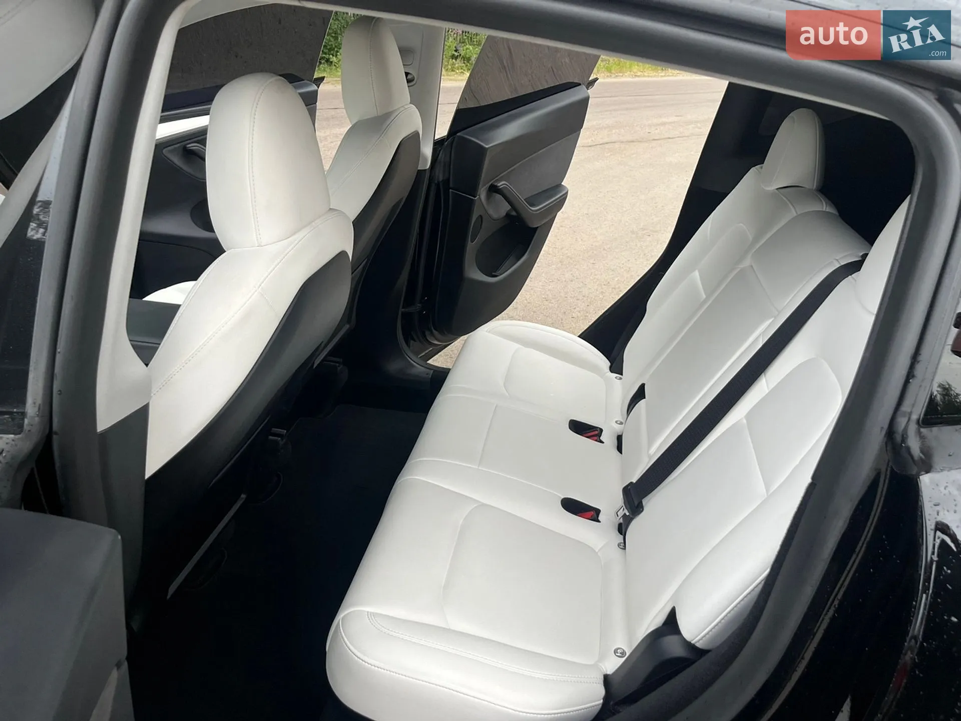 2024 Tesla Model Y - мініатюра 29