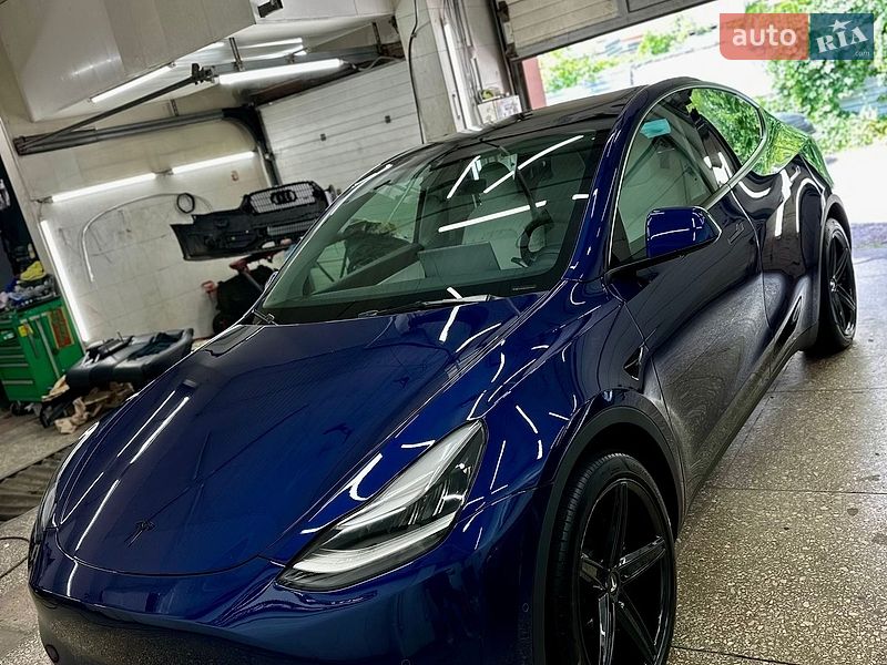 Позашляховик / Кросовер Tesla Model Y 2021 в Харкові