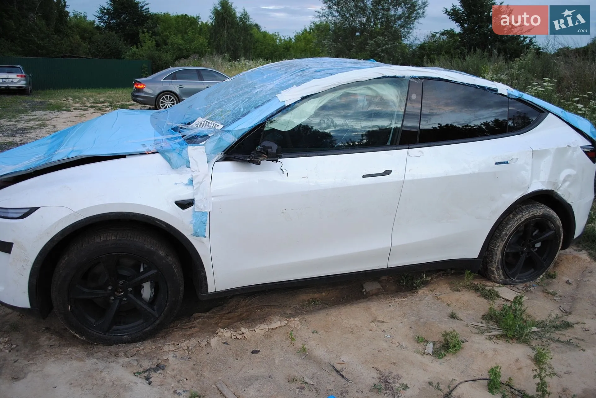 2025 Tesla Model Y - мініатюра 12