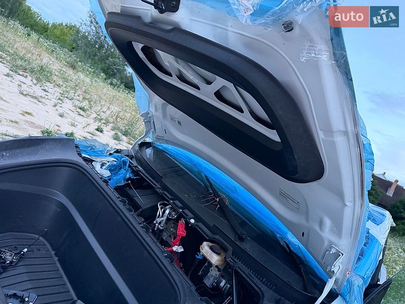 Внедорожник / Кроссовер Tesla Model Y 2025 в Луцке