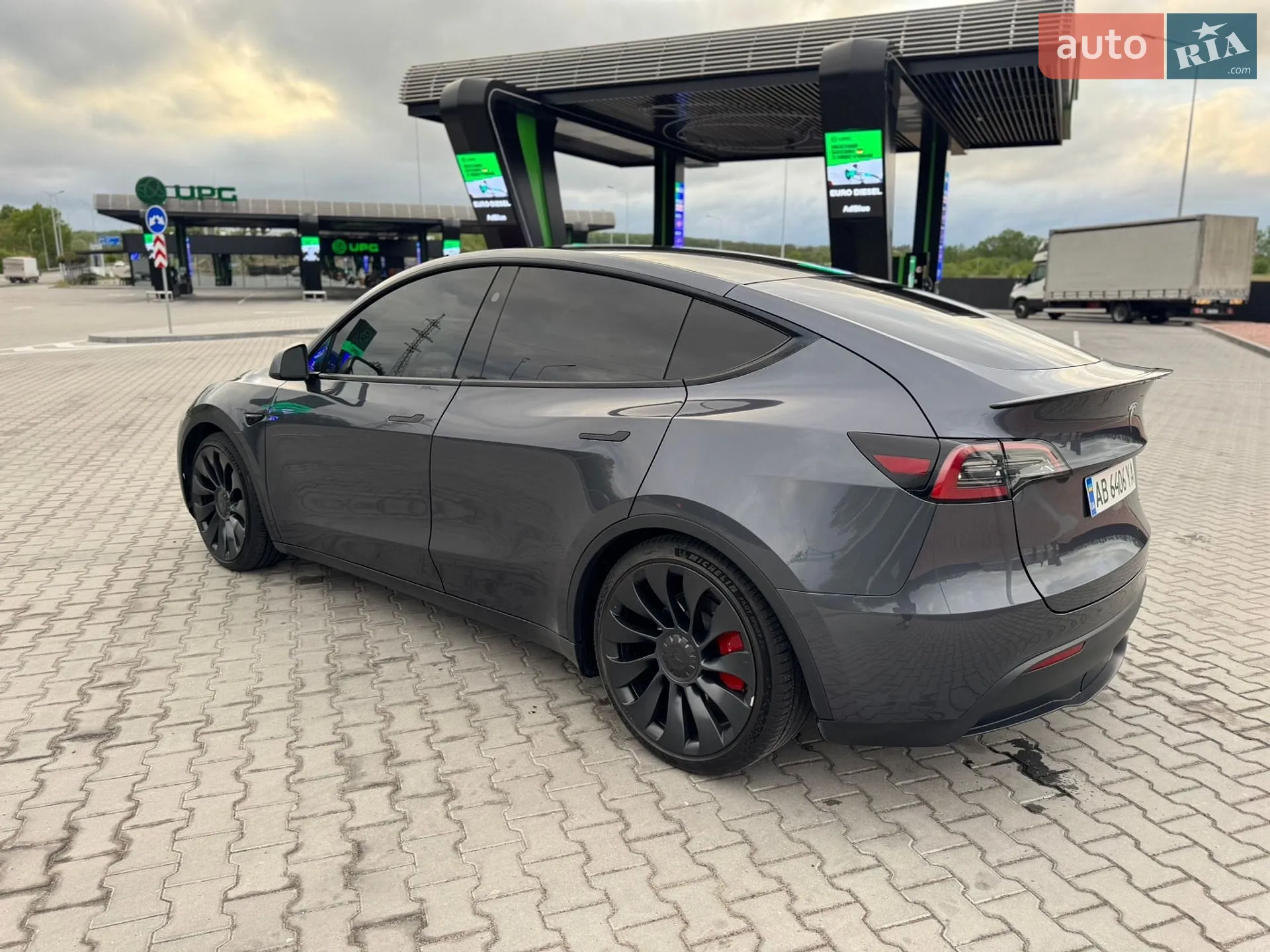 2023 Tesla Model Y - мініатюра 3