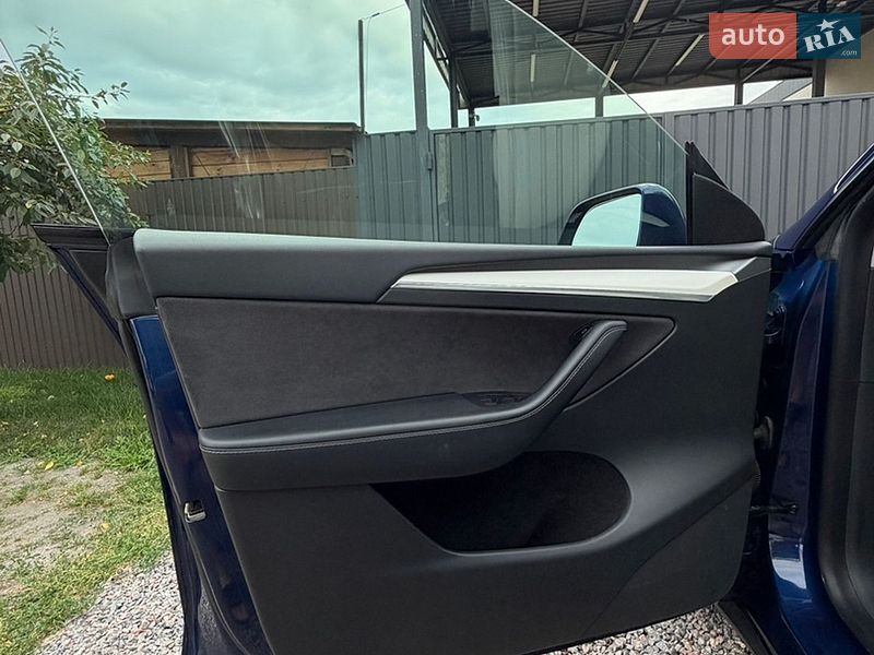 Внедорожник / Кроссовер Tesla Model Y 2022 в Полтаве
