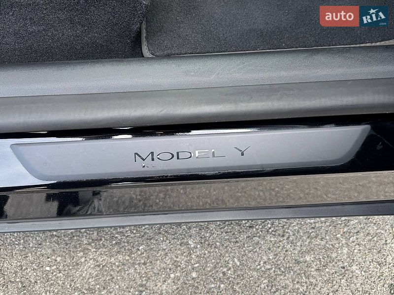 Внедорожник / Кроссовер Tesla Model Y 2022 в Киеве