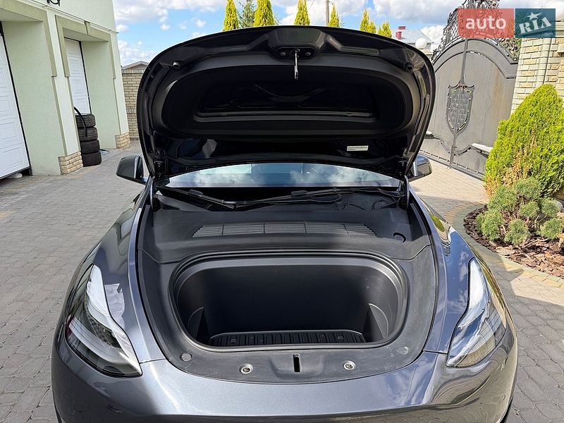 Позашляховик / Кросовер Tesla Model Y 2022 в Тернополі фото 63 Позашляховик / Кросовер Tesla Model Y 2022 в Тернополі