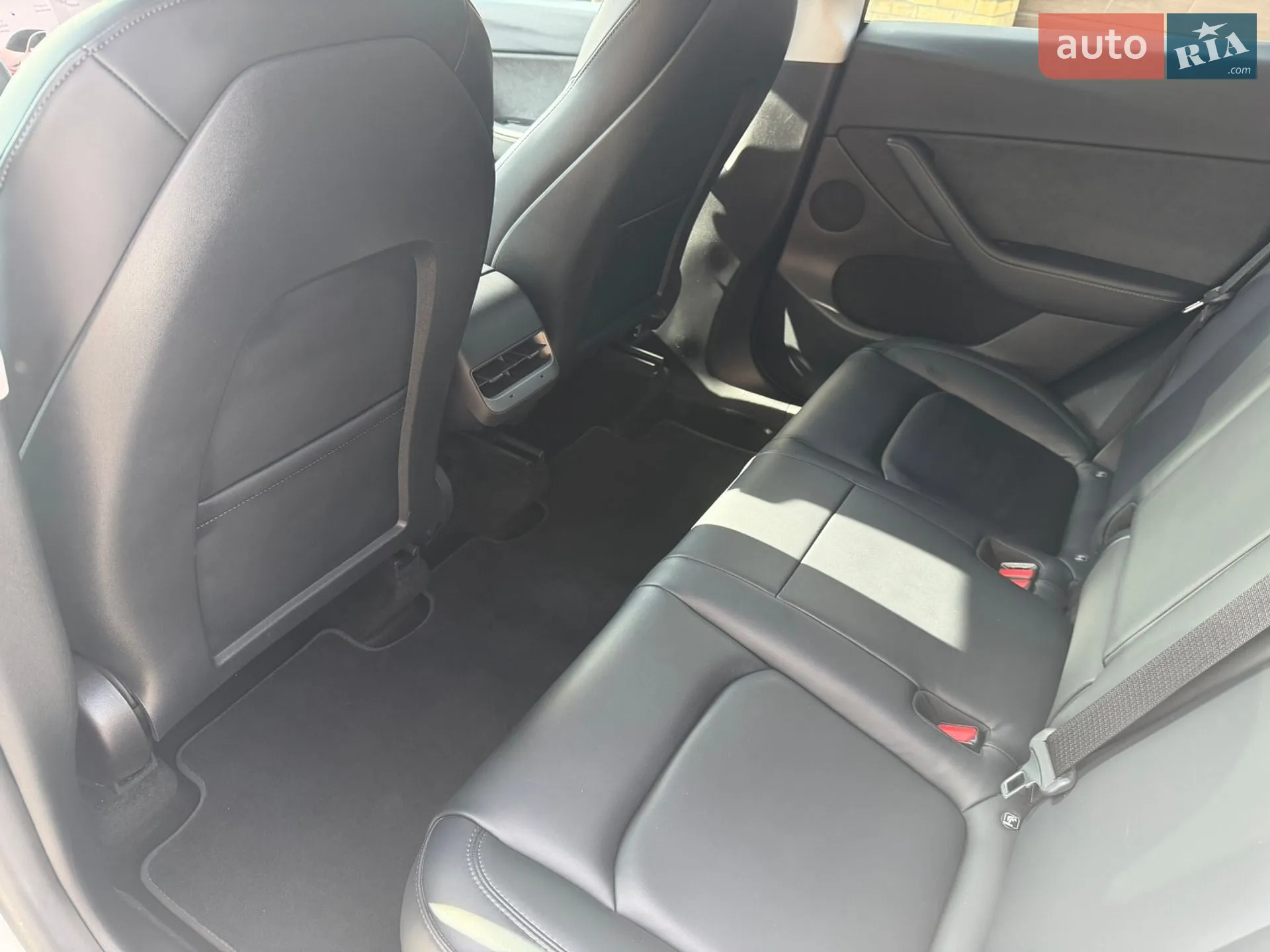 2021 Tesla Model Y - мініатюра 27