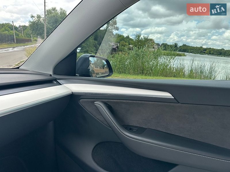 Позашляховик / Кросовер Tesla Model Y 2023 в Луцьку