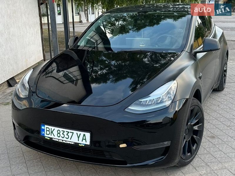Tesla Model Y 2021