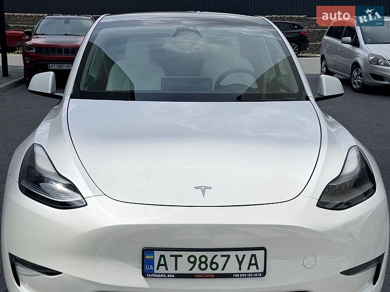 Позашляховик / Кросовер Tesla Model Y 2024 в Івано-Франківську