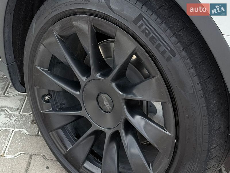 Внедорожник / Кроссовер Tesla Model Y 2022 в Киеве