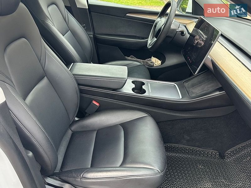 Позашляховик / Кросовер Tesla Model Y 2022 в Івано-Франківську фото 15 Позашляховик / Кросовер Tesla Model Y 2022 в Івано-Франківську