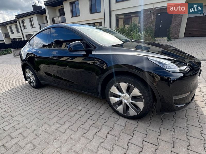 Позашляховик / Кросовер Tesla Model Y 2023 в Тернополі