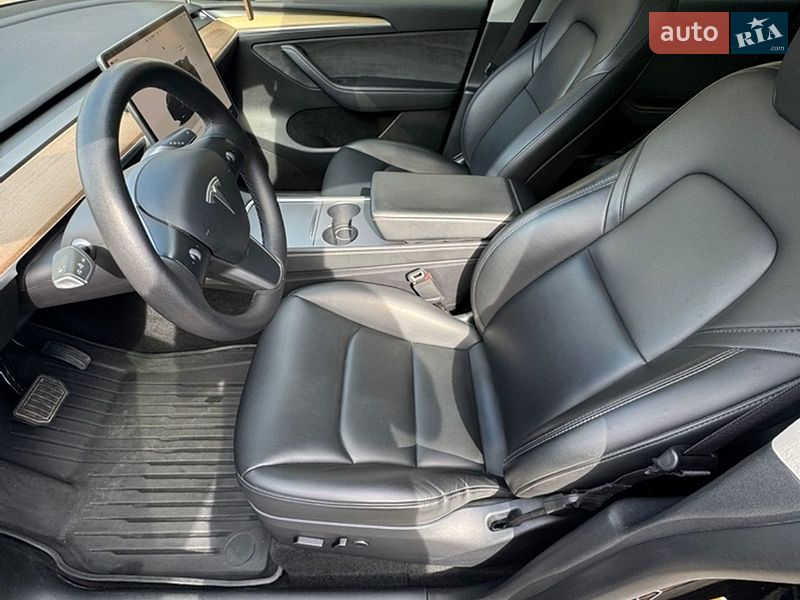 Позашляховик / Кросовер Tesla Model Y 2023 в Тернополі