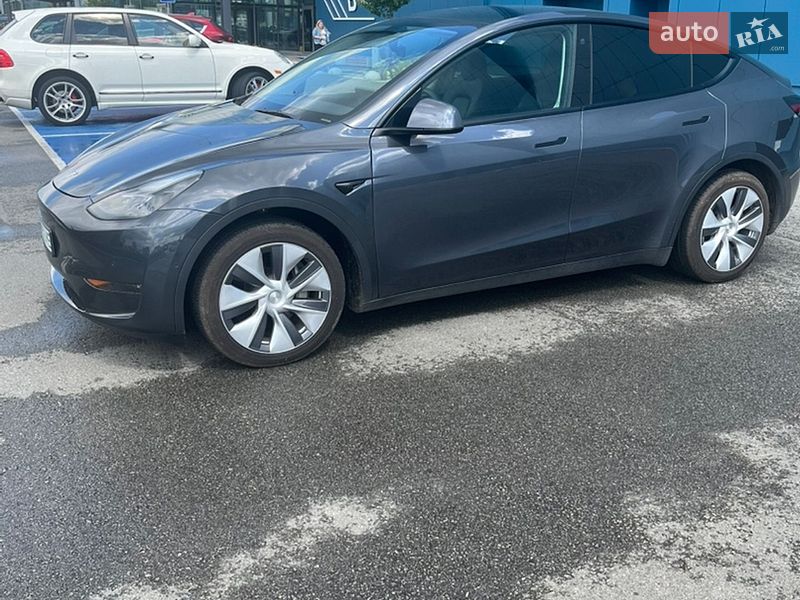 Позашляховик / Кросовер Tesla Model Y 2022 в Києві фото 10 Позашляховик / Кросовер Tesla Model Y 2022 в Києві