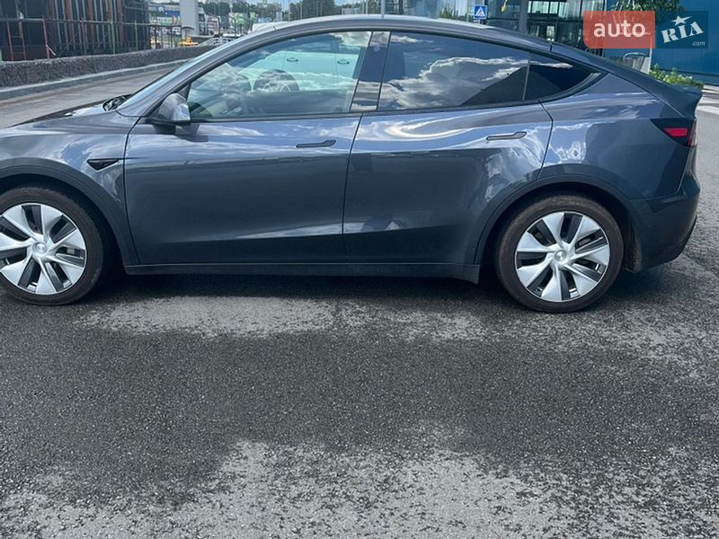 Позашляховик / Кросовер Tesla Model Y 2022 в Києві фото 11 Позашляховик / Кросовер Tesla Model Y 2022 в Києві