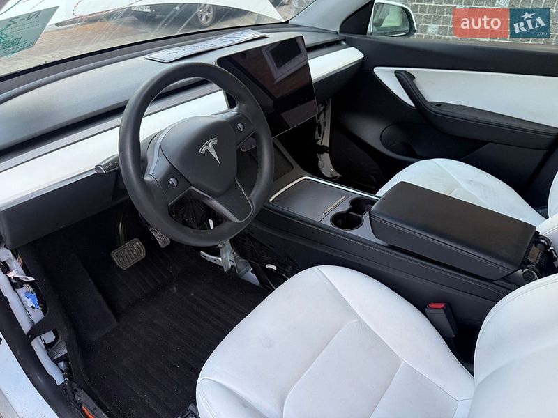 Внедорожник / Кроссовер Tesla Model Y 2021 в Киеве