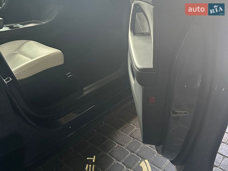 Позашляховик / Кросовер Tesla Model Y 2023 в Луцьку