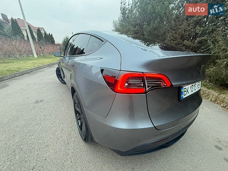 Позашляховик / Кросовер Tesla Model Y 2025 в Рівному фото 14 Позашляховик / Кросовер Tesla Model Y 2025 в Рівному